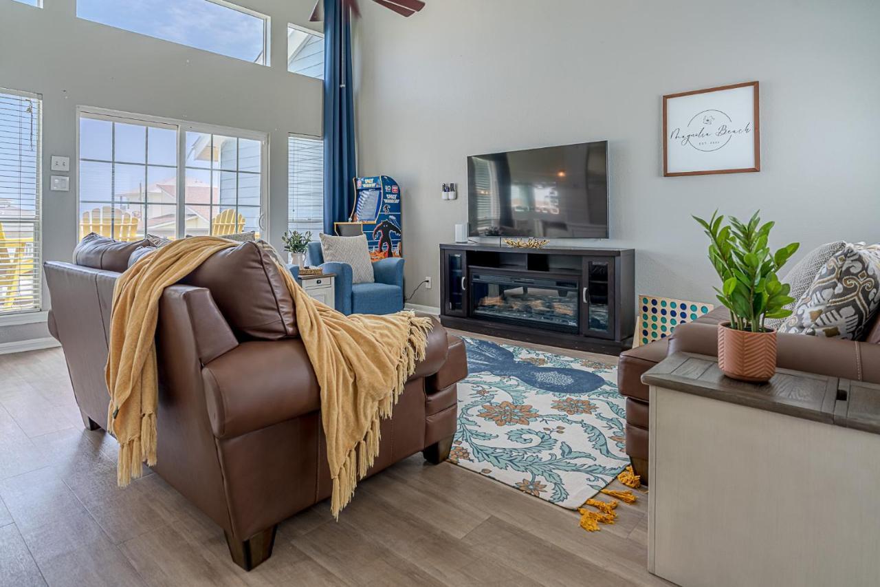 Hot Tub - Ocean Views - Steps To Private Beach - Quiet Location Galveston Exterior photo