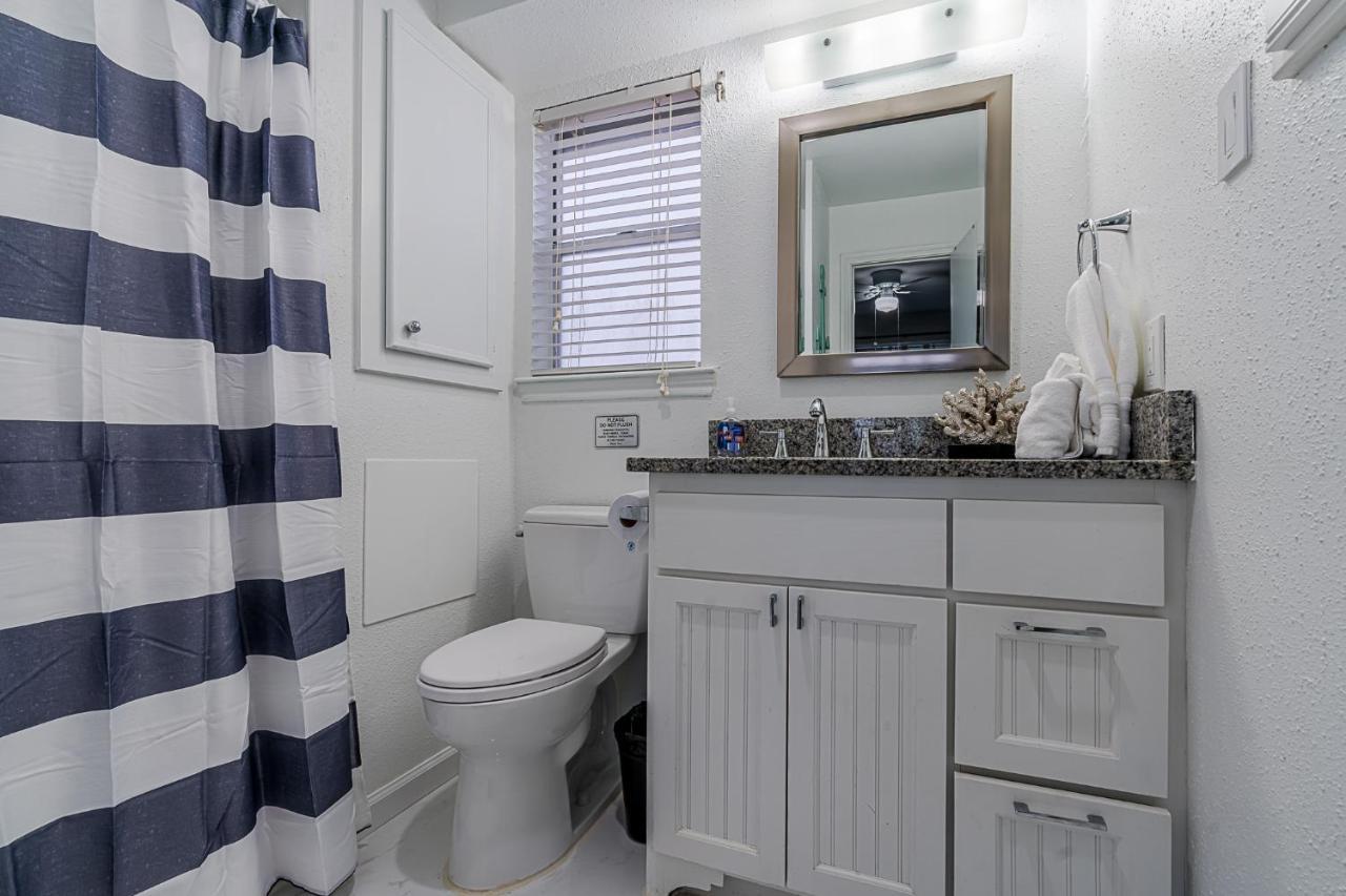 Hot Tub - Ocean Views - Steps To Private Beach - Quiet Location Galveston Exterior photo