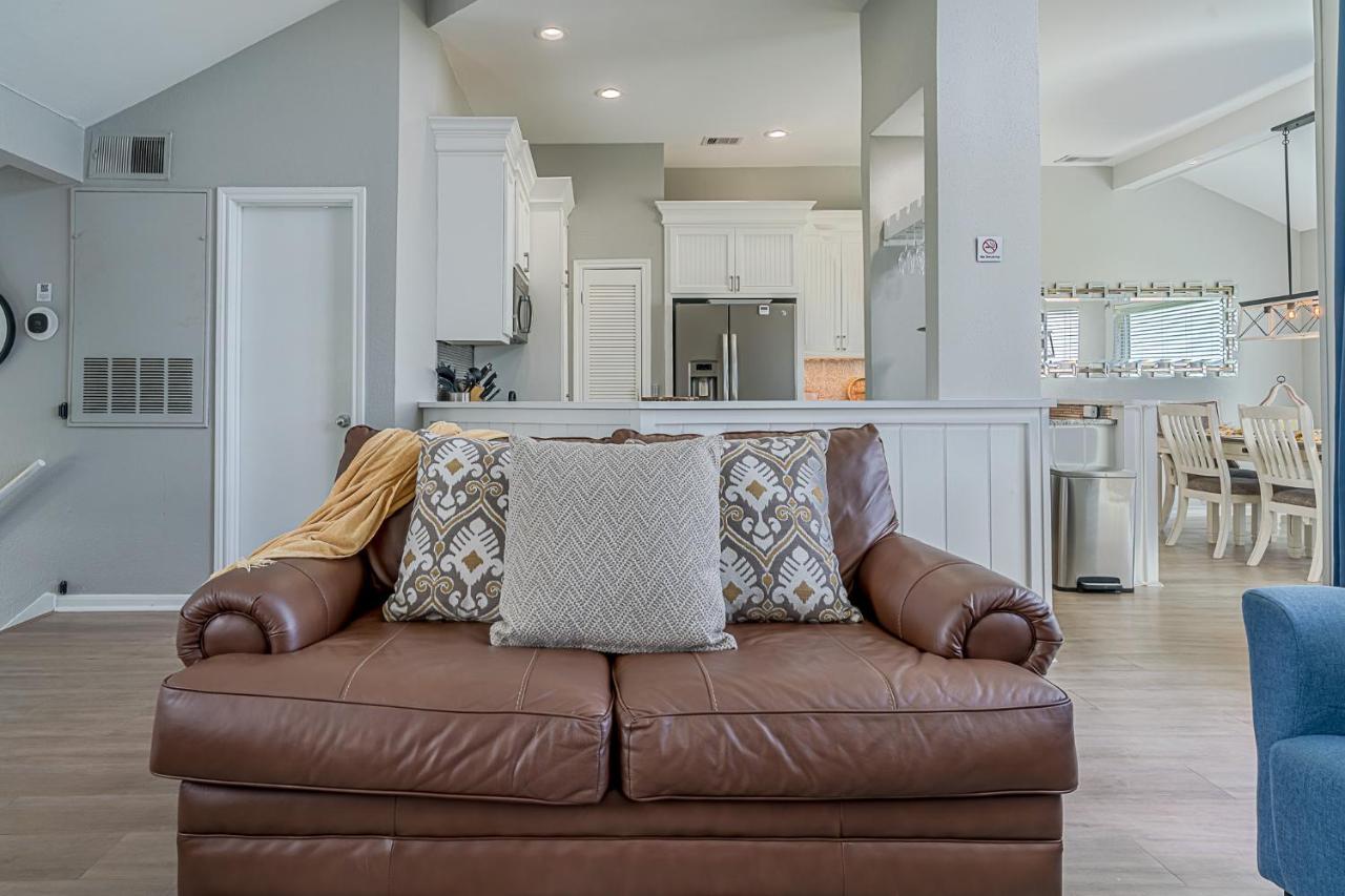 Hot Tub - Ocean Views - Steps To Private Beach - Quiet Location Galveston Exterior photo